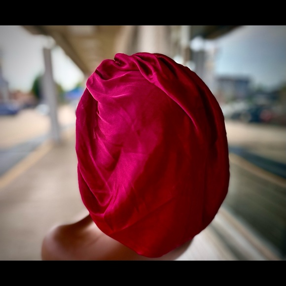 Scarlet Satin Bonnet - Picture 2 of 3